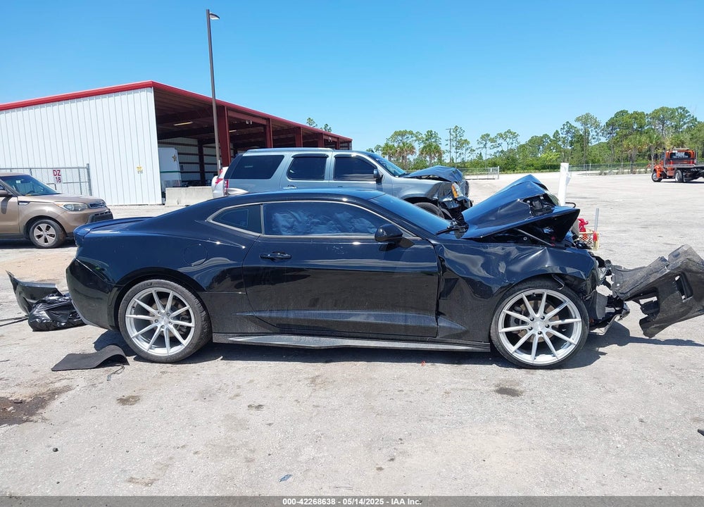 2018 CHEVROLET CAMARO VIN: 1G1FB1RX8J0184852