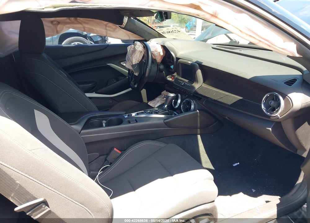 2018 CHEVROLET CAMARO VIN: 1G1FB1RX8J0184852