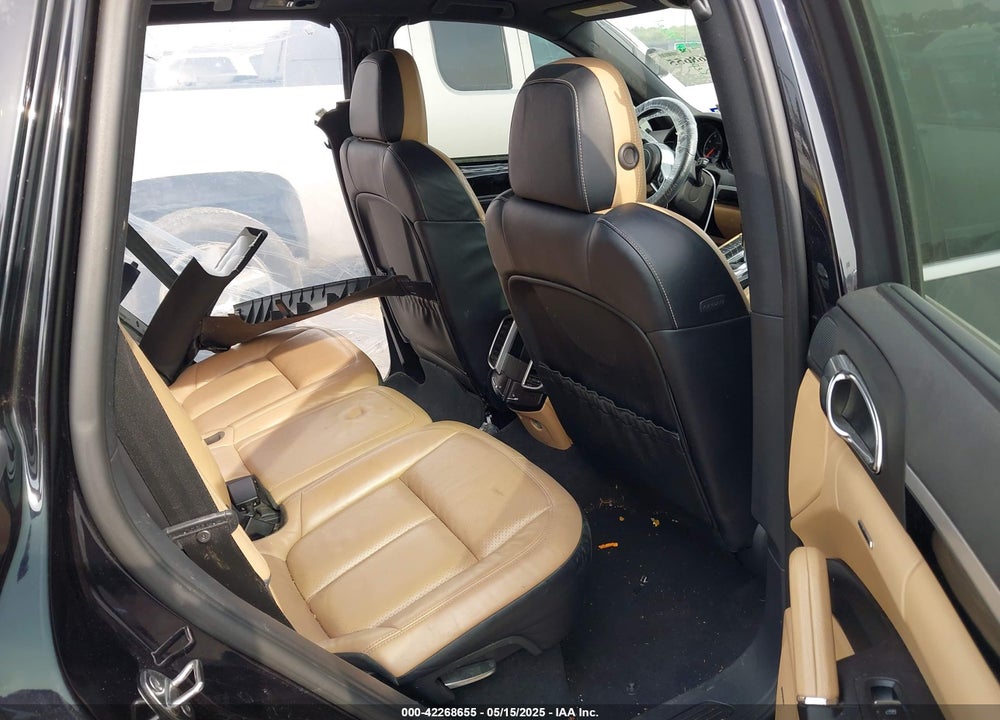 2016 PORSCHE CAYENNE VIN: WP1AA2A27GKA08400