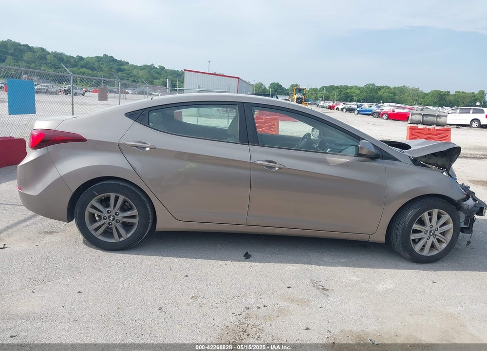 2016 HYUNDAI ELANTRA VIN: 5NPDH4AE8GH776014