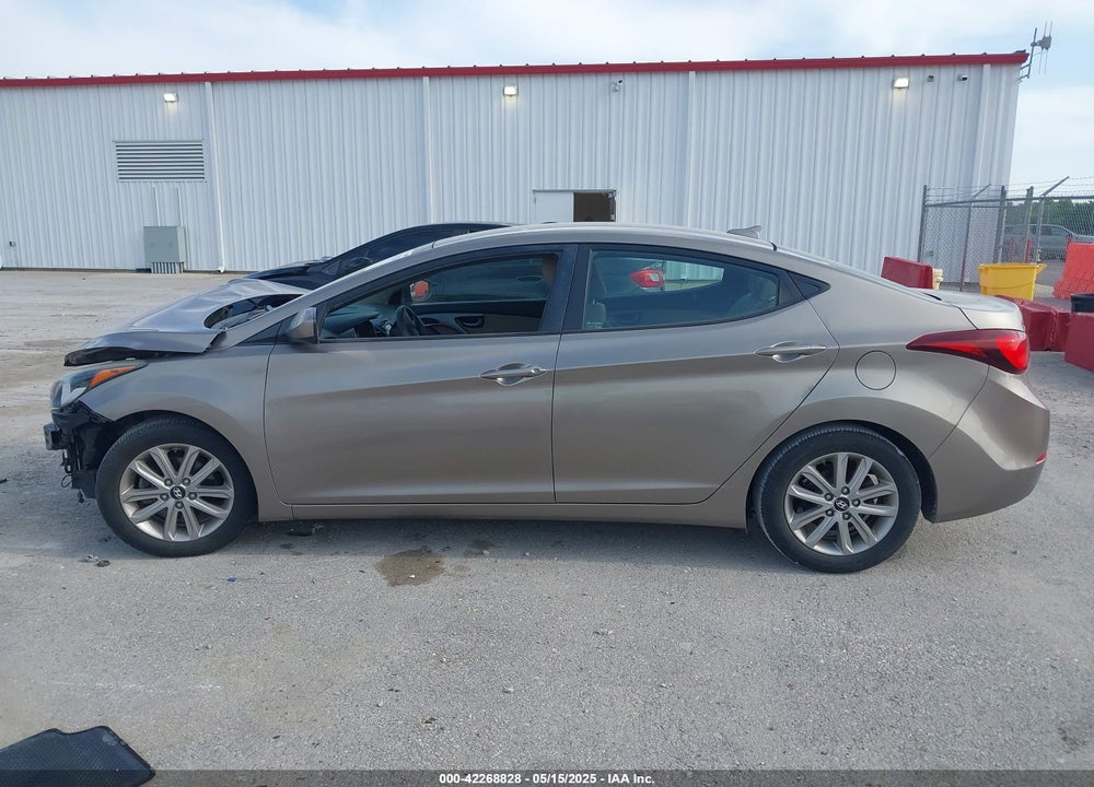 2016 HYUNDAI ELANTRA VIN: 5NPDH4AE8GH776014
