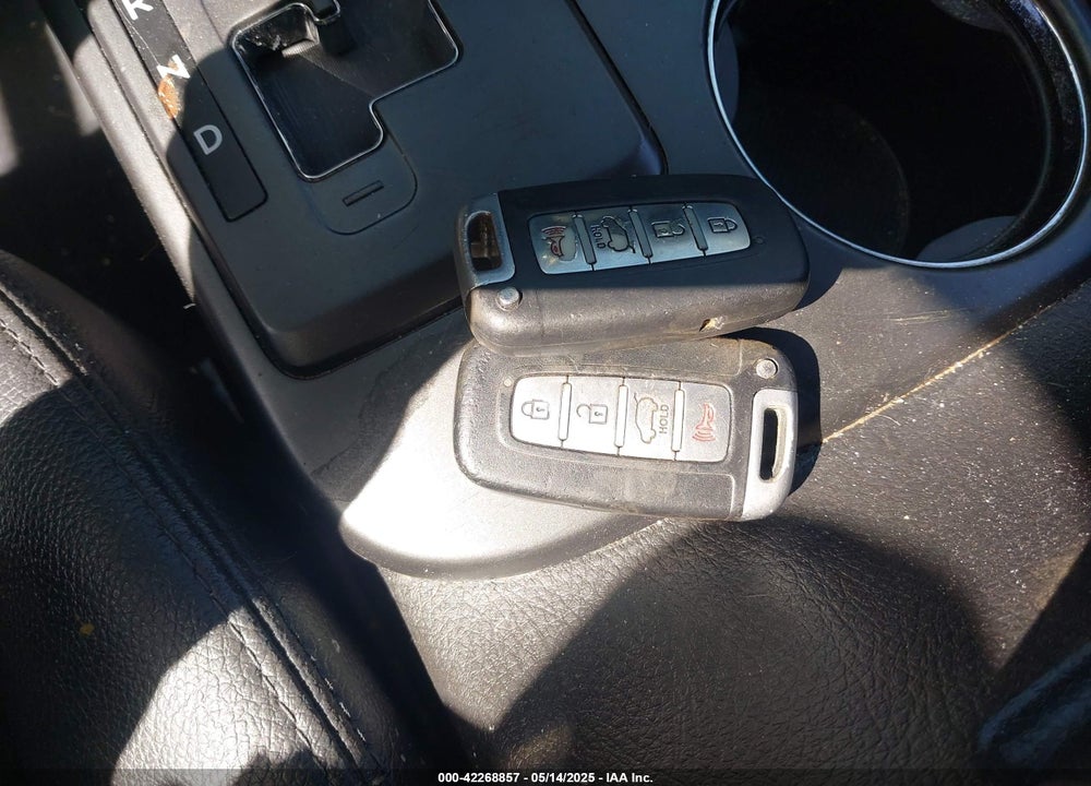 2011 KIA SORENTO VIN: 5XYKUDA29BG090671