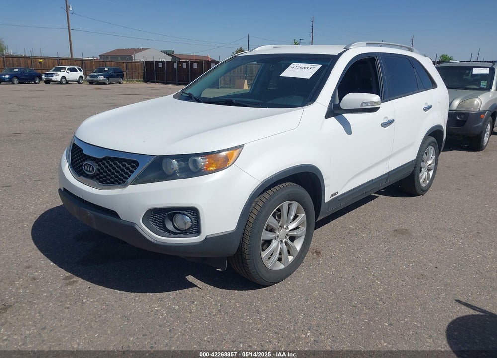 2011 KIA SORENTO VIN: 5XYKUDA29BG090671