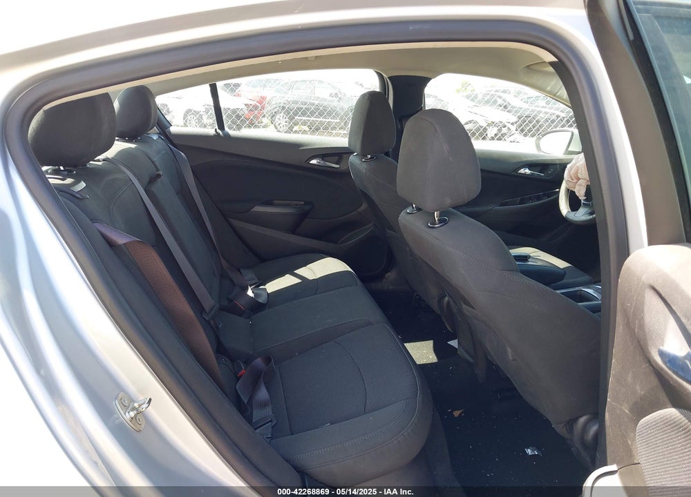 2016 CHEVROLET CRUZE VIN: 1G1BE5SM1G7318338