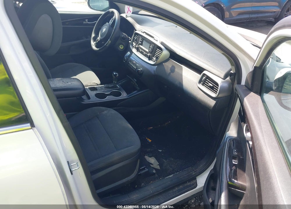 2017 KIA SORENTO 3.3L LX VIN: 5XYPGDA57HG190851