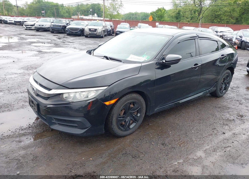 2018 HONDA CIVIC VIN: 2HGFC2F52JH581113