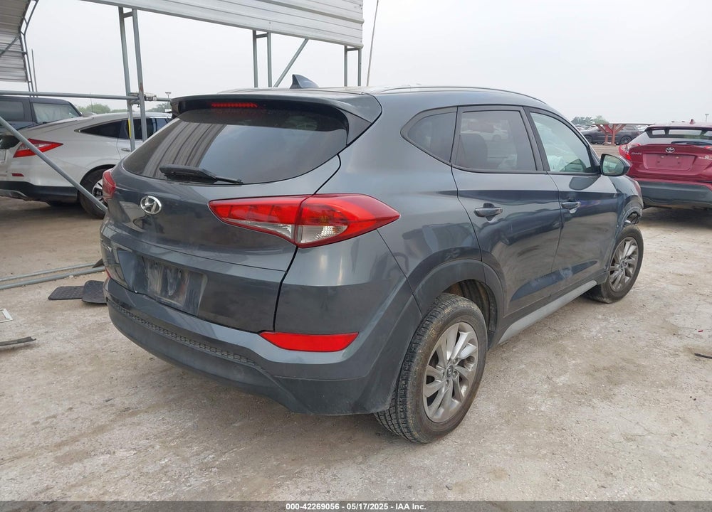 2018 HYUNDAI TUCSON VIN: KM8J33A48JU671226