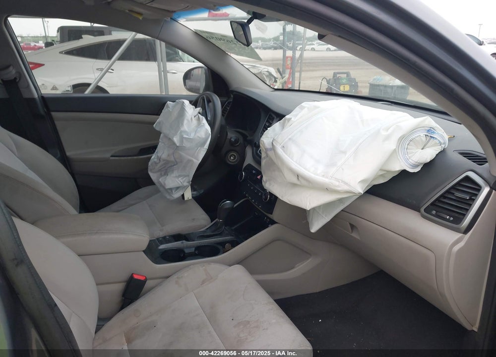2018 HYUNDAI TUCSON VIN: KM8J33A48JU671226
