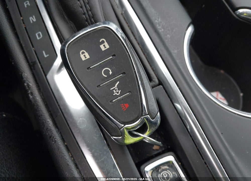 2019 CHEVROLET EQUINOX VIN: 2GNAXVEX0K6104072