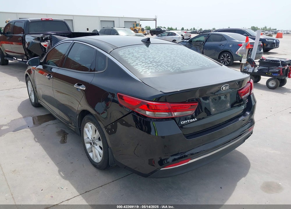 2018 KIA OPTIMA S VIN: 5XXGT4L3XJG243723