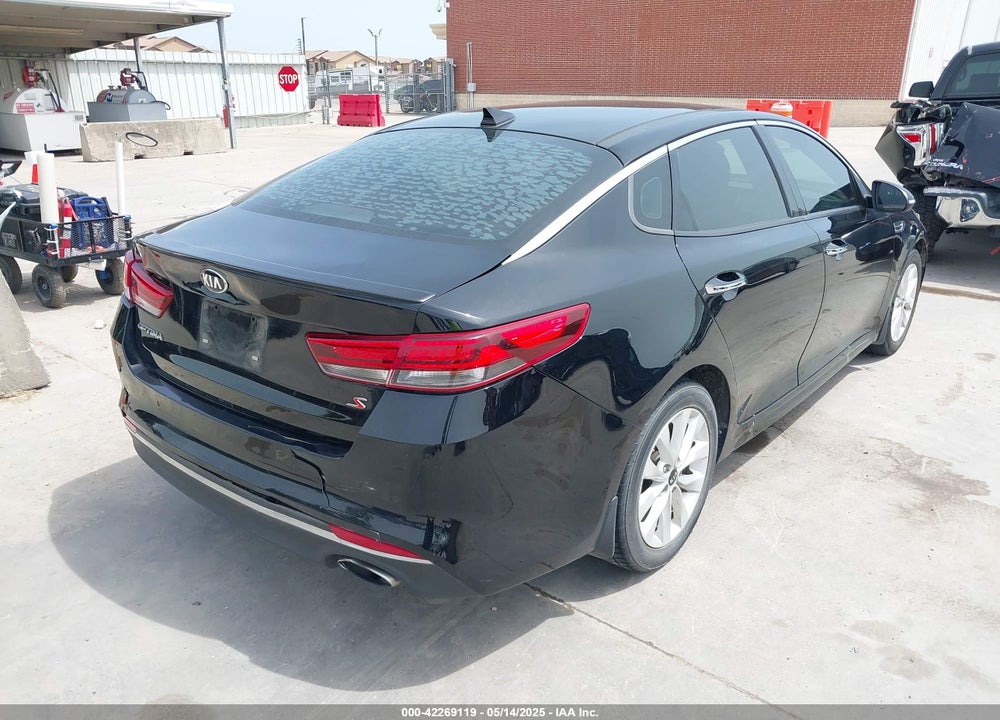 2018 KIA OPTIMA S VIN: 5XXGT4L3XJG243723