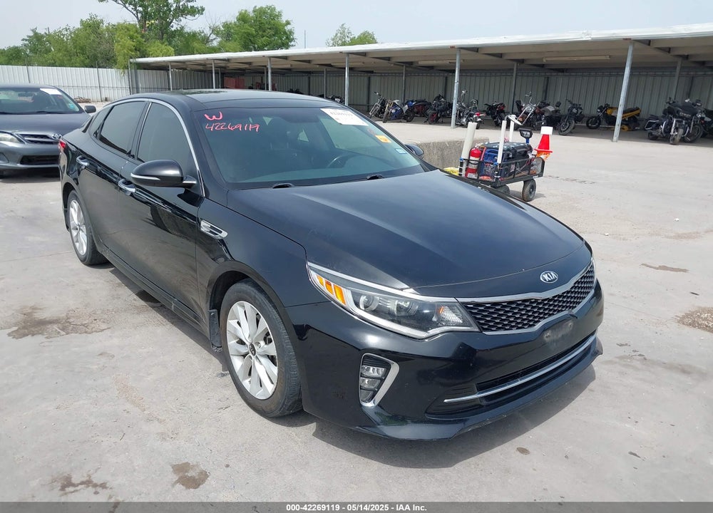 2018 KIA OPTIMA S VIN: 5XXGT4L3XJG243723