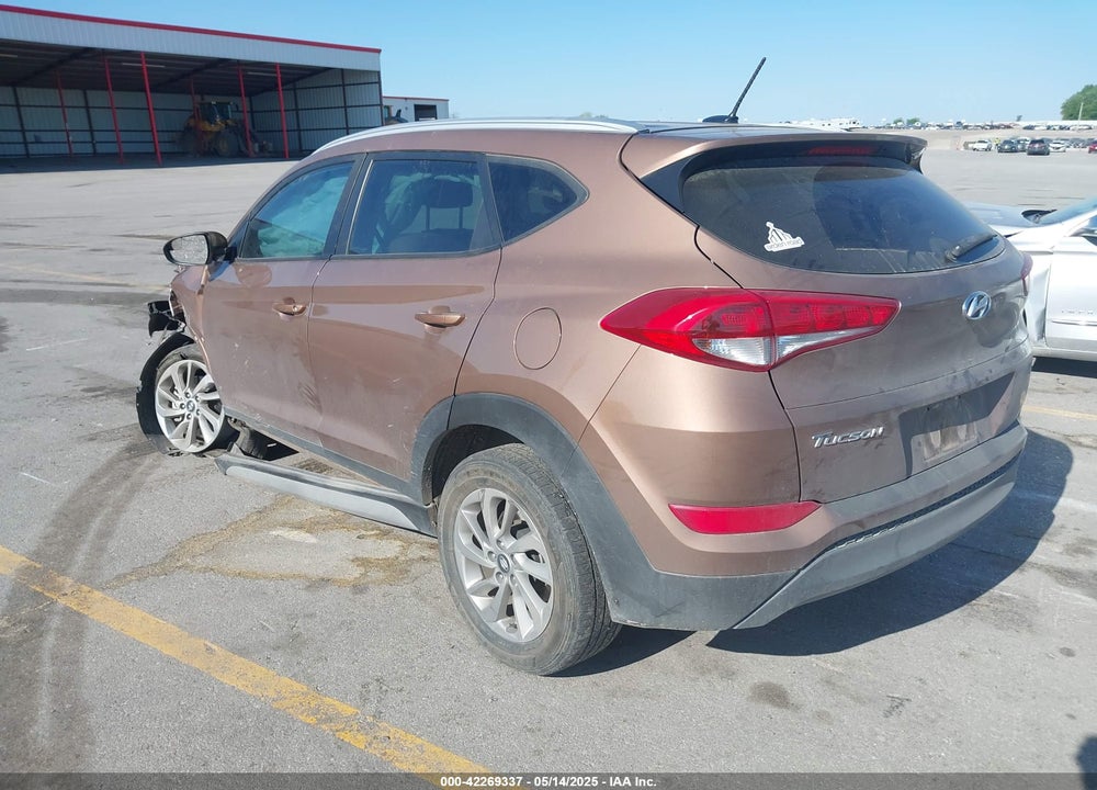 2017 HYUNDAI TUCSON VIN: KM8J33A47HU485803