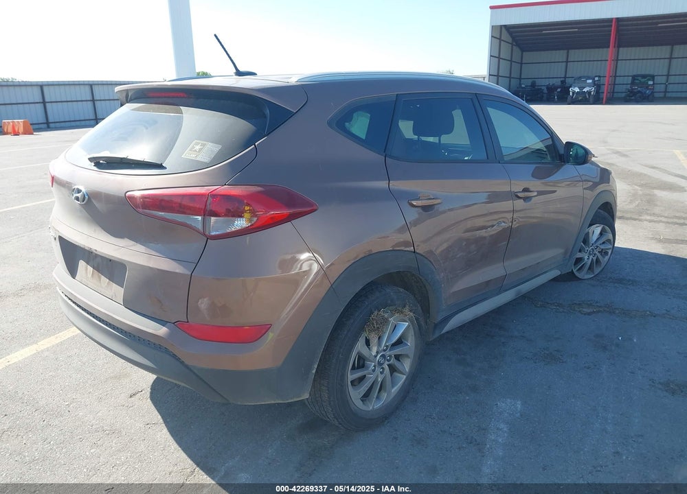 2017 HYUNDAI TUCSON VIN: KM8J33A47HU485803