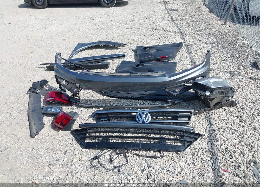 2019 VOLKSWAGEN TIGUAN VIN: 3VV3B7AX9KM134177
