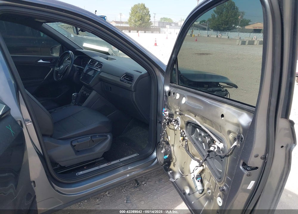 2019 VOLKSWAGEN TIGUAN VIN: 3VV3B7AX9KM134177