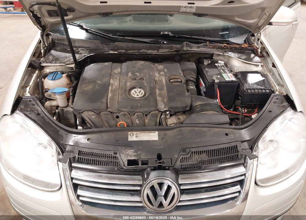 2010 VOLKSWAGEN JETTA LIMITED EDITION VIN: 3VWRX7AJ1AM165859