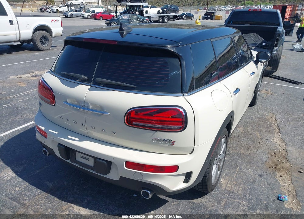 2021 MINI COOPER CLUBMAN VIN: WMWLV7C00M2N48722