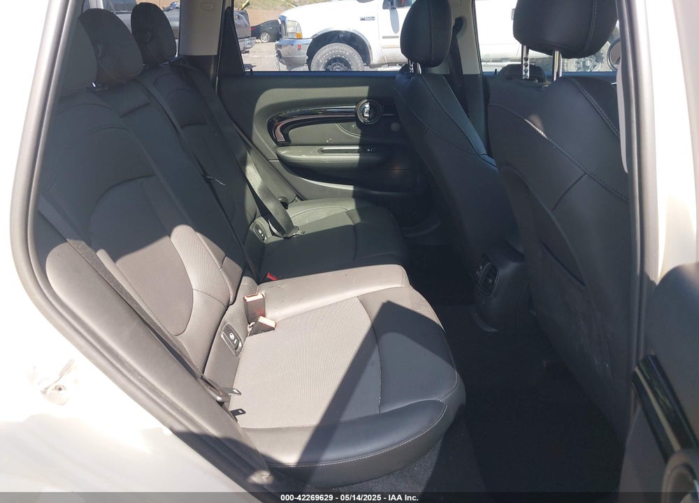 2021 MINI COOPER CLUBMAN VIN: WMWLV7C00M2N48722