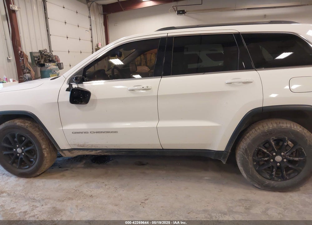 2015 JEEP GRAND CHEROKEE VIN: 1C4RJFAG1FC213355