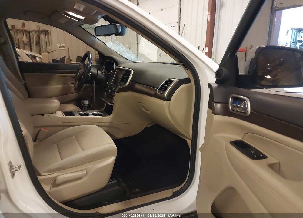 2015 JEEP GRAND CHEROKEE VIN: 1C4RJFAG1FC213355