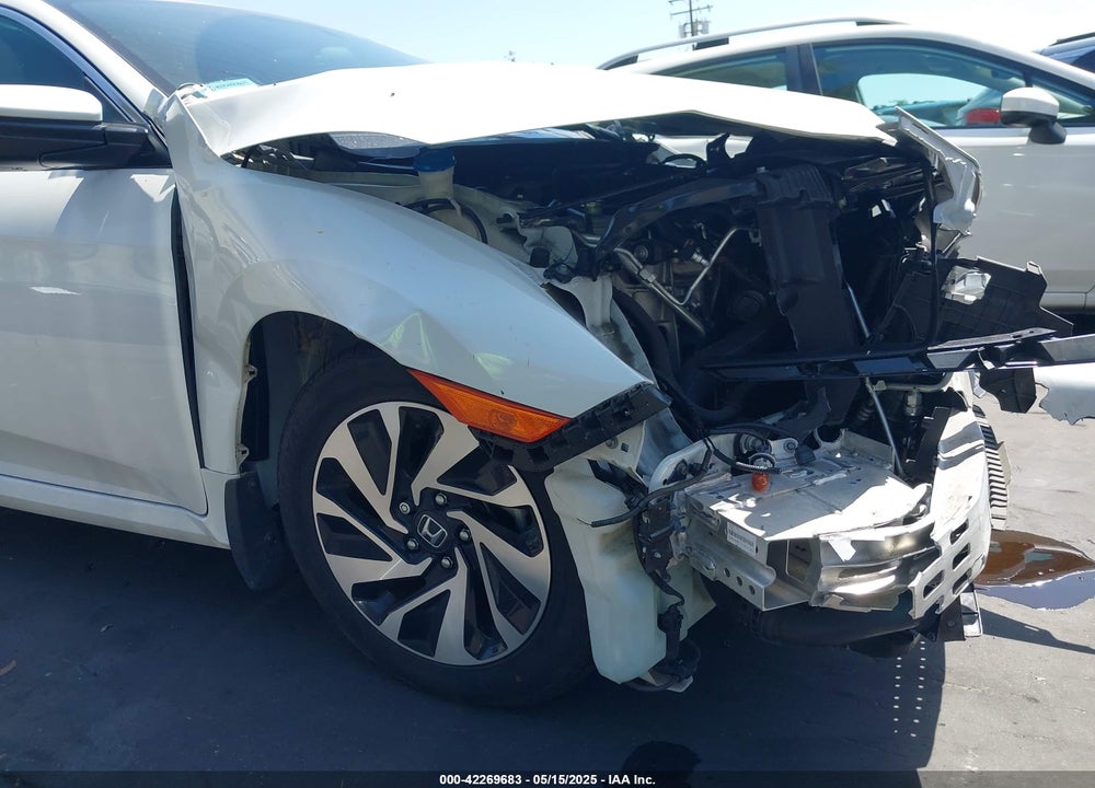 2018 HONDA CIVIC VIN: SHHFK7H22JU427605