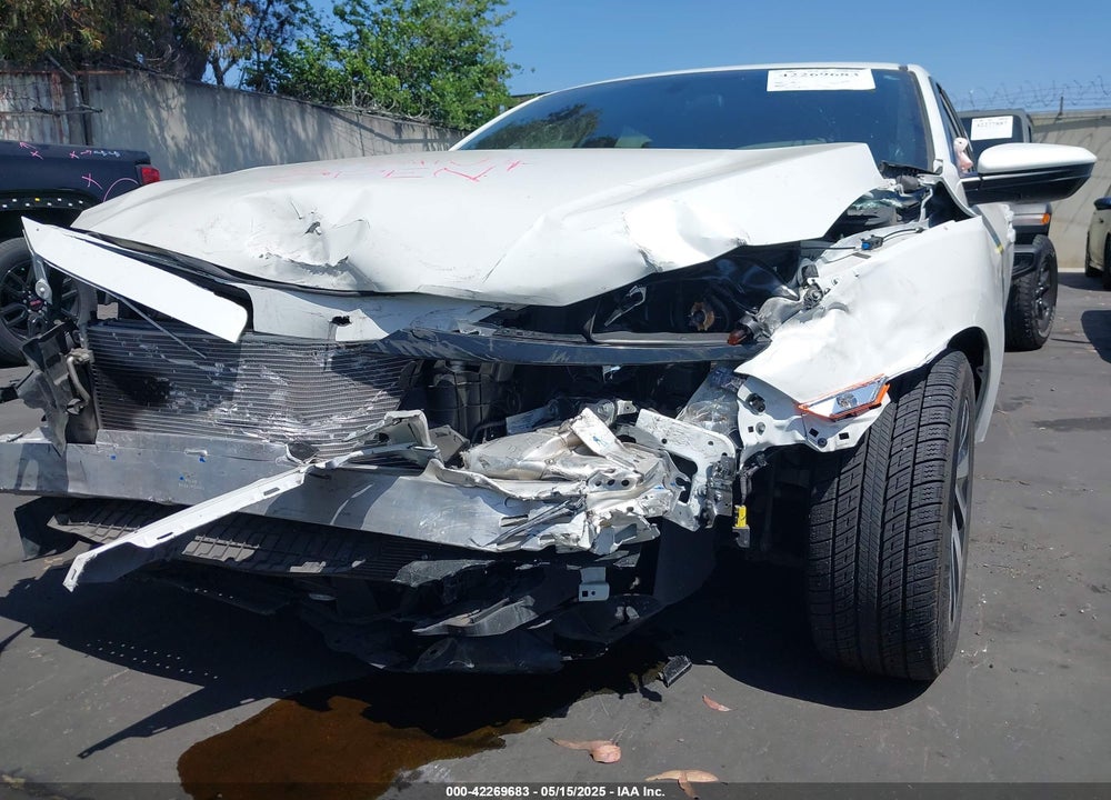 2018 HONDA CIVIC VIN: SHHFK7H22JU427605