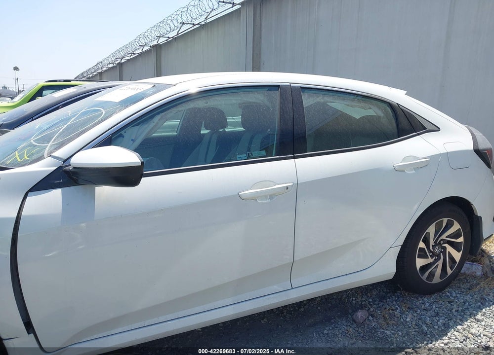 2018 HONDA CIVIC VIN: SHHFK7H22JU427605