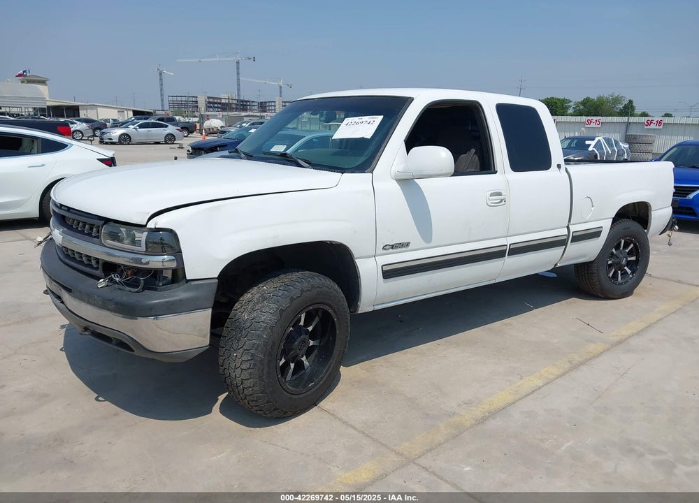 2000 CHEVROLET SILVERADO 1500 LS VIN: 2GCEK19T2Y1107487