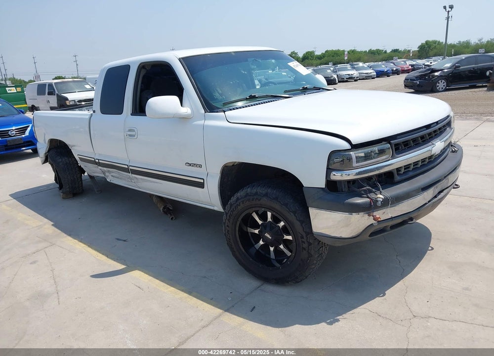 2000 CHEVROLET SILVERADO 1500 LS VIN: 2GCEK19T2Y1107487