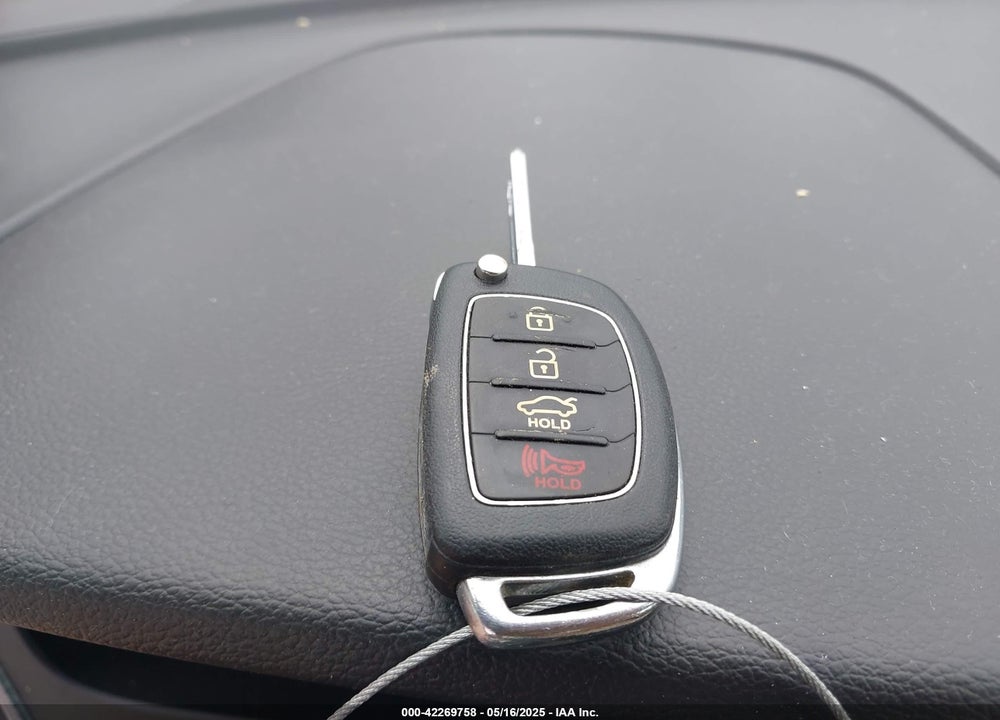 2015 HYUNDAI SONATA VIN: 5NPE24AF5FH083768