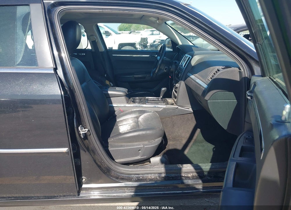 2008 CHRYSLER 300 TOURING VIN: 2C3KA53GX8H209396