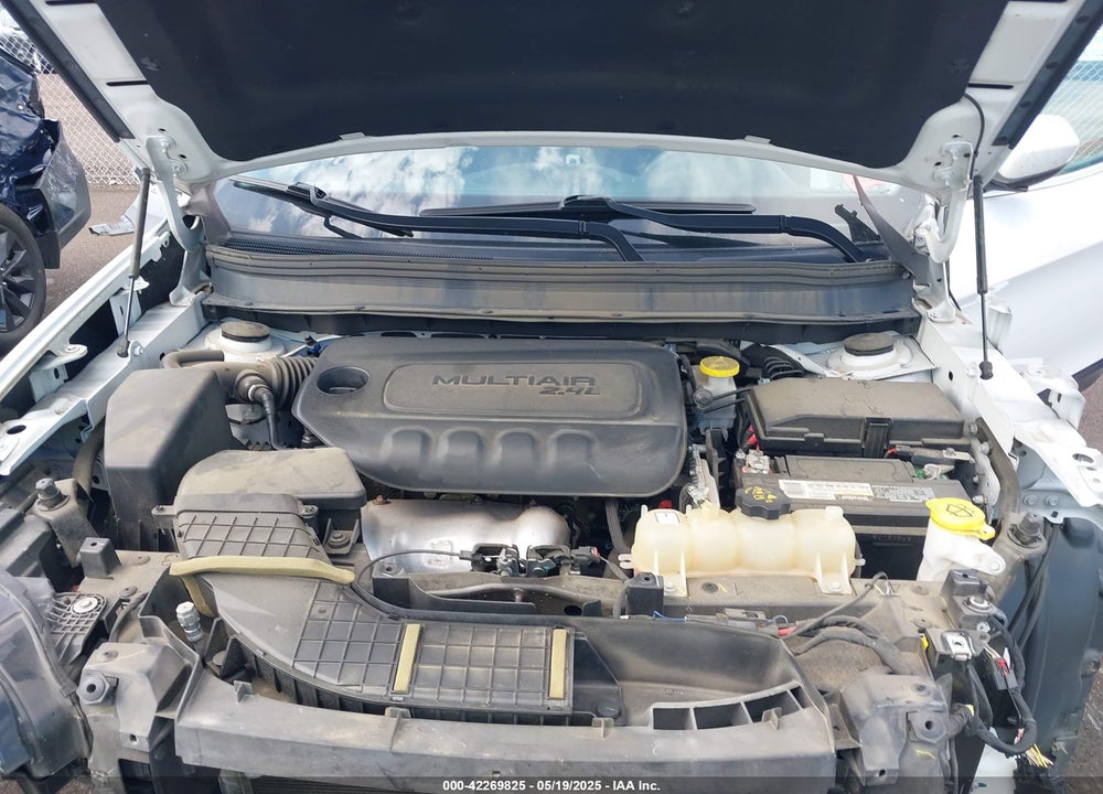 2019 CHEROKEE JEEP  LATITUDE FWD VIN: 1C4PJLCB1KD344703