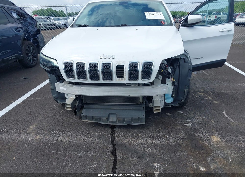 2019 CHEROKEE JEEP  LATITUDE FWD VIN: 1C4PJLCB1KD344703