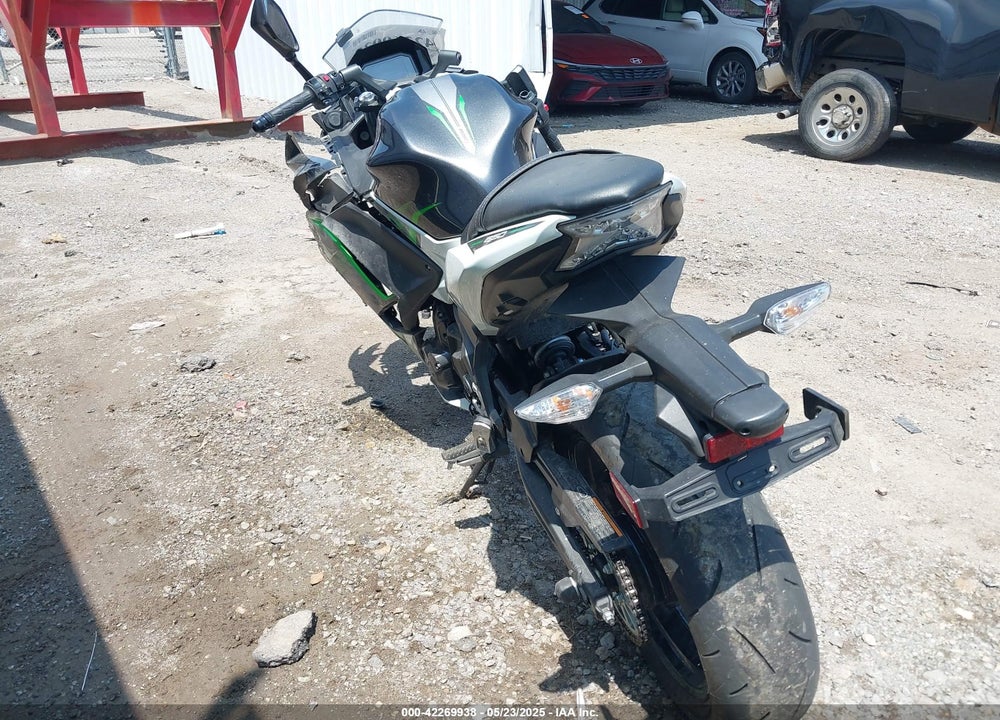 2022 KAWASAKI EX650 N VIN: ML5EXEN18NDA63876