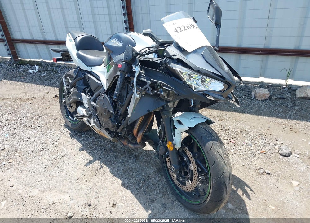 2022 KAWASAKI EX650 N VIN: ML5EXEN18NDA63876