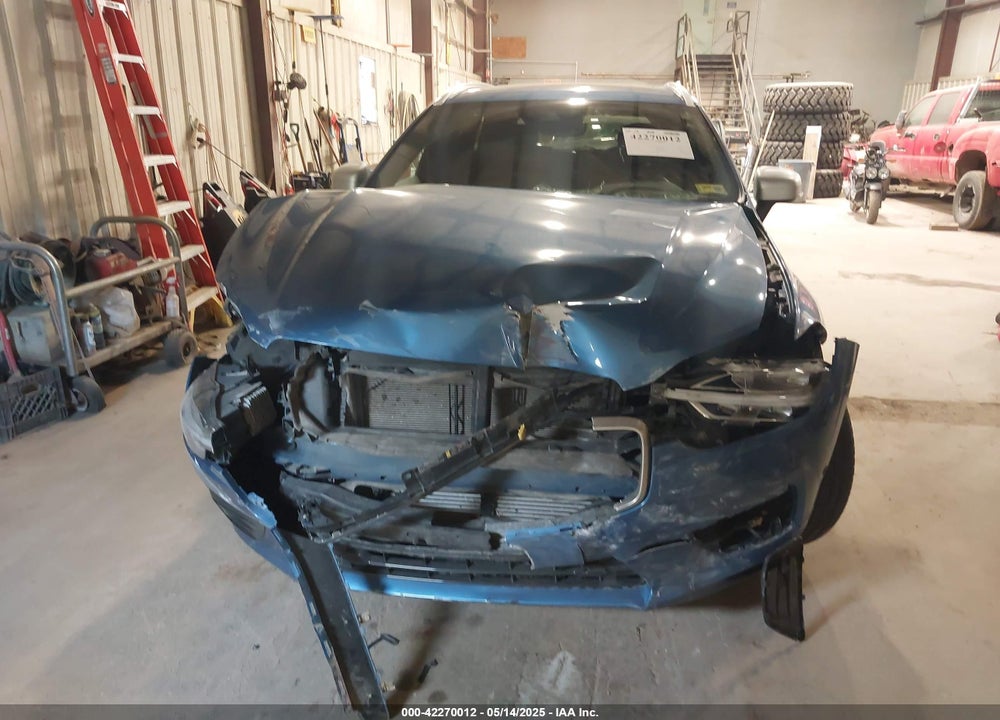2019 VOLVO XC60 VIN: LYV102RM1KB296870