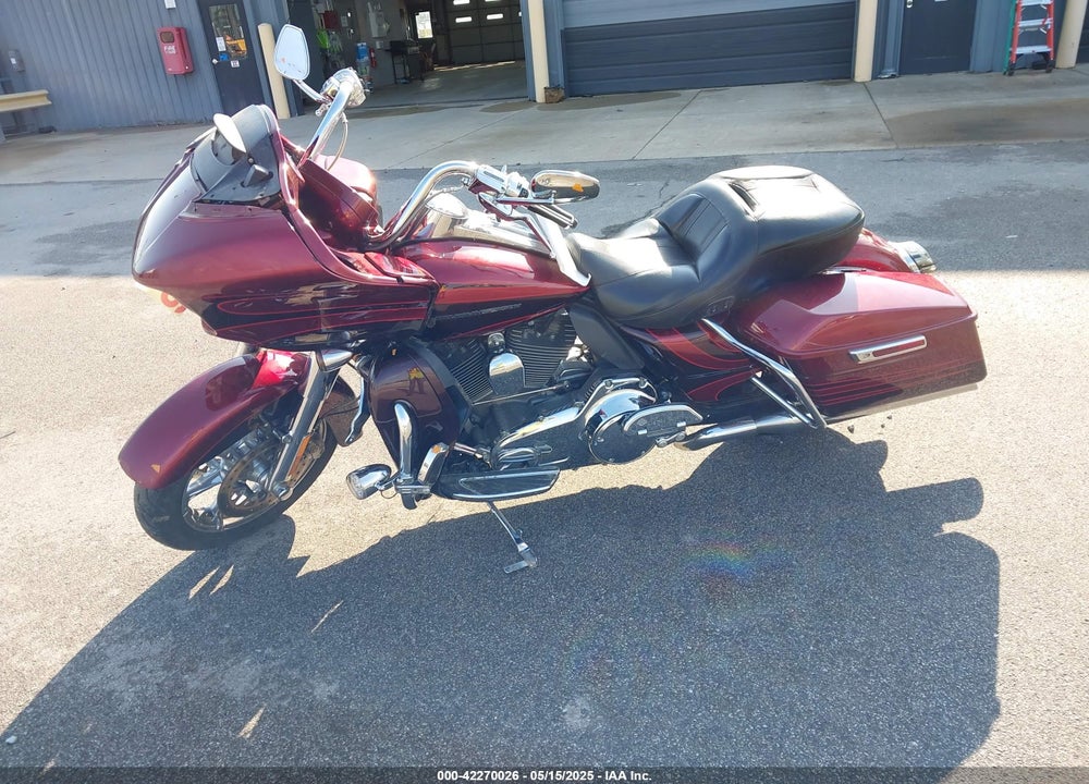 2015 HARLEY-DAVIDSON FLTRUSE CVO ROAD GLIDE VIN: 1HD1TAN13FB963103