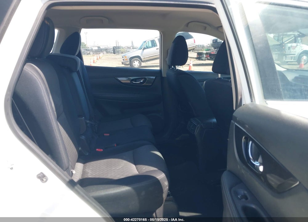 2017 NISSAN ROGUE S VIN: JN8AT2MT5HW148850
