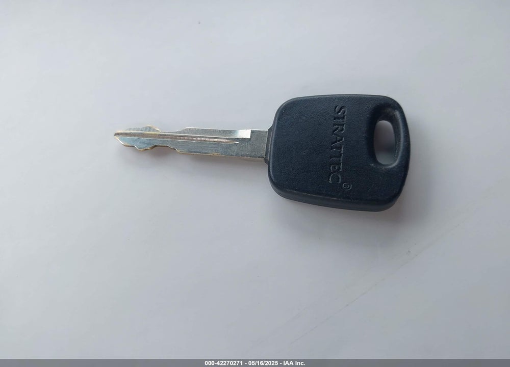 2001 FORD ESCAPE XLT VIN: 1FMCU041X1KA93910