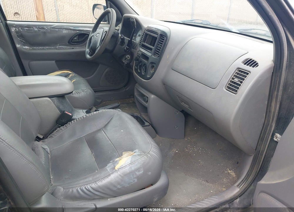 2001 FORD ESCAPE XLT VIN: 1FMCU041X1KA93910