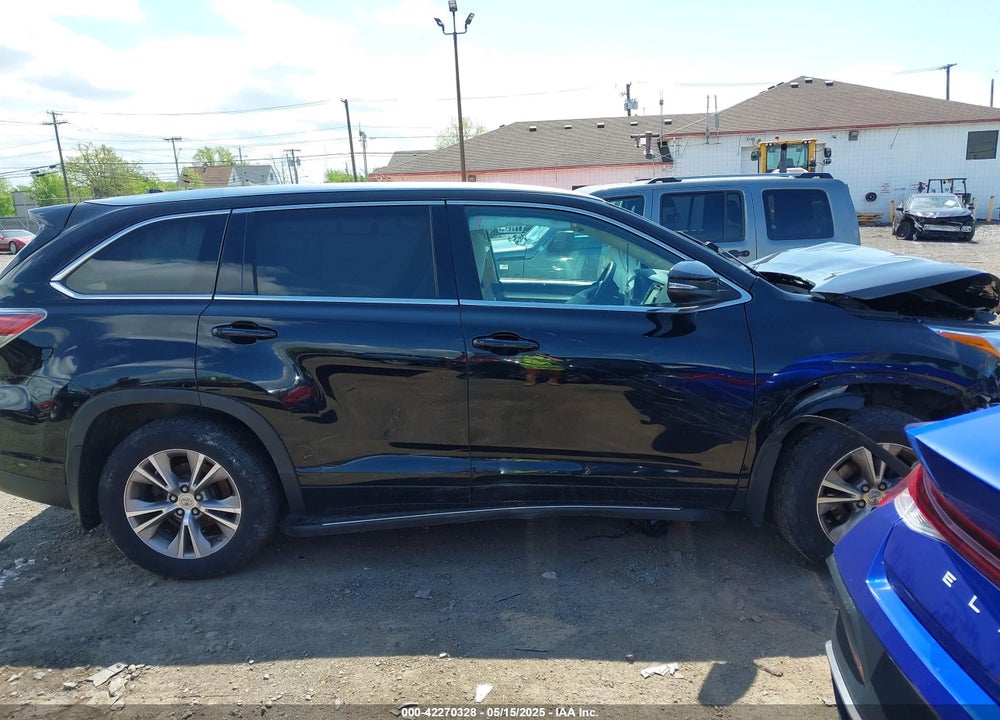 2014 TOYOTA HIGHLANDER XLE V6 VIN: 5TDJKRFH0ES033696