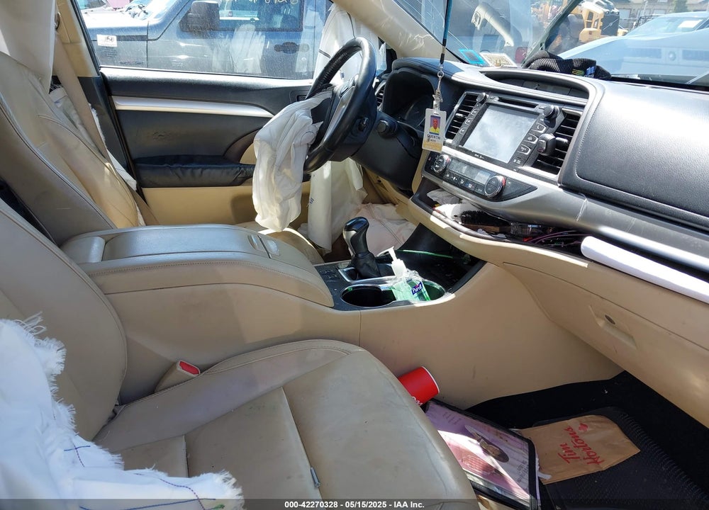 2014 TOYOTA HIGHLANDER XLE V6 VIN: 5TDJKRFH0ES033696