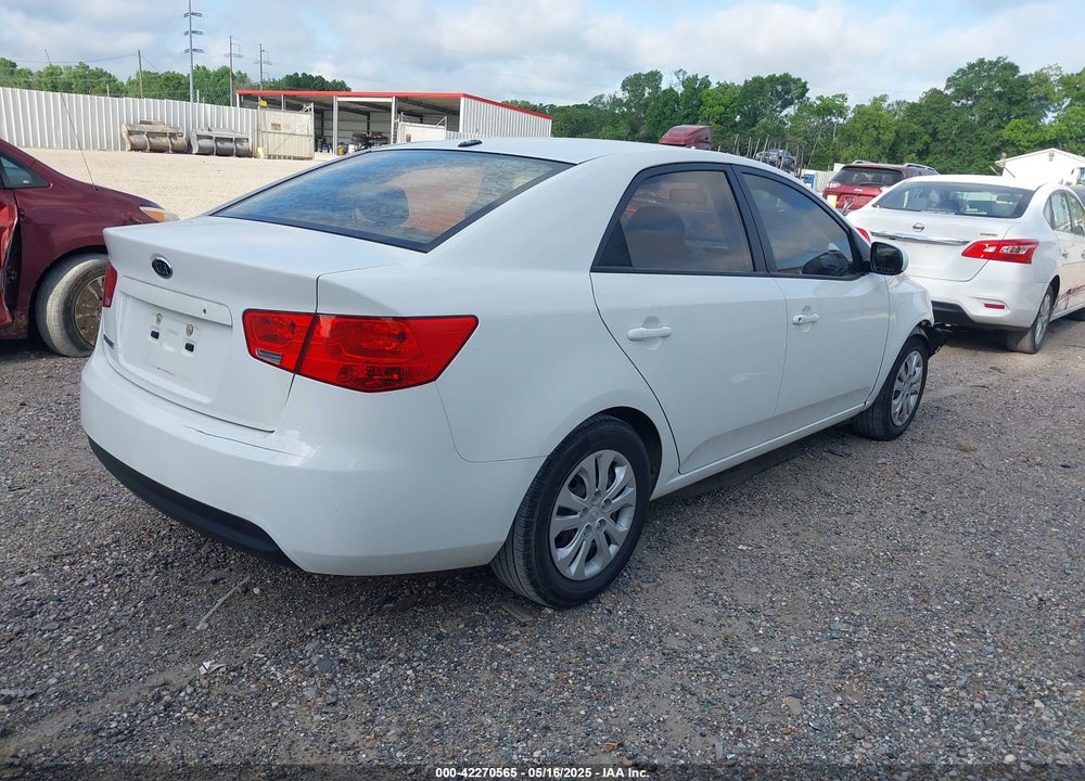 2011 KIA FORTE LX VIN: KNAFT4A25B5888000