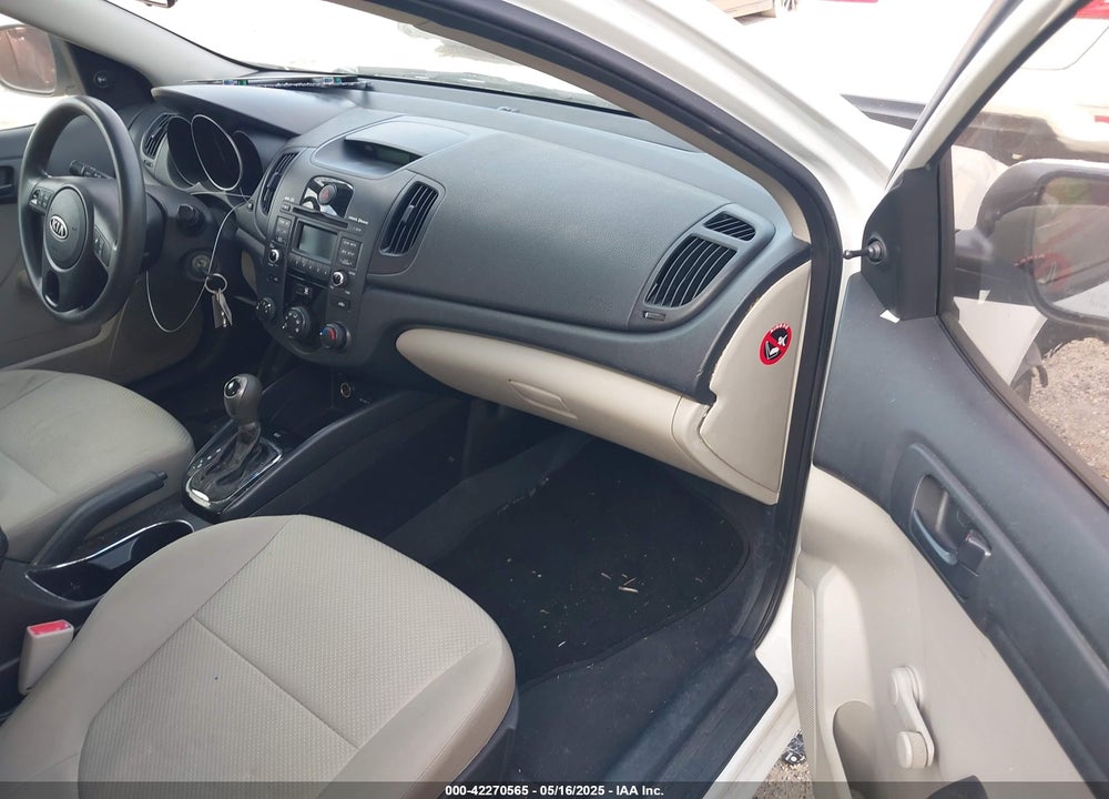 2011 KIA FORTE LX VIN: KNAFT4A25B5888000