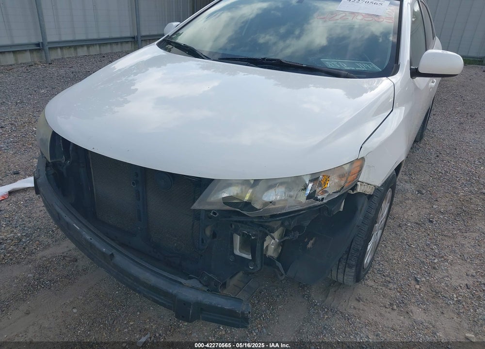 2011 KIA FORTE LX VIN: KNAFT4A25B5888000