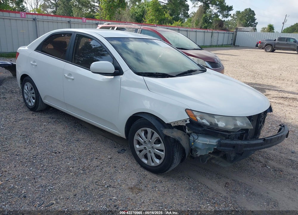 2011 KIA FORTE LX VIN: KNAFT4A25B5888000