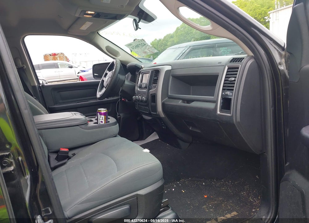 2017 RAM 1500 VIN: 1C6RR7FG2HS620527