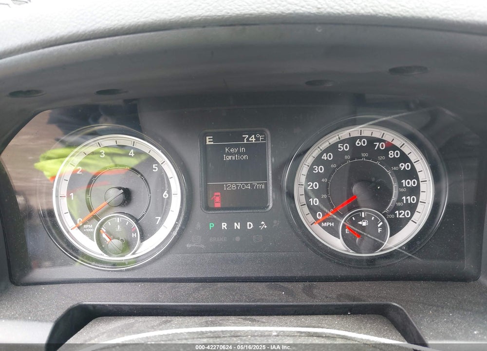 2017 RAM 1500 VIN: 1C6RR7FG2HS620527