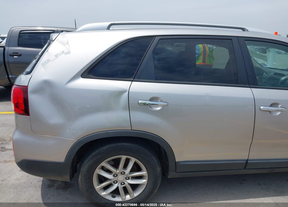 2014 KIA SORENTO VIN: 5XYKT4A7XEG460996
